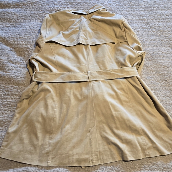 Torrid Outlander khaki trench coat. Size 3 - Picture 5 of 9